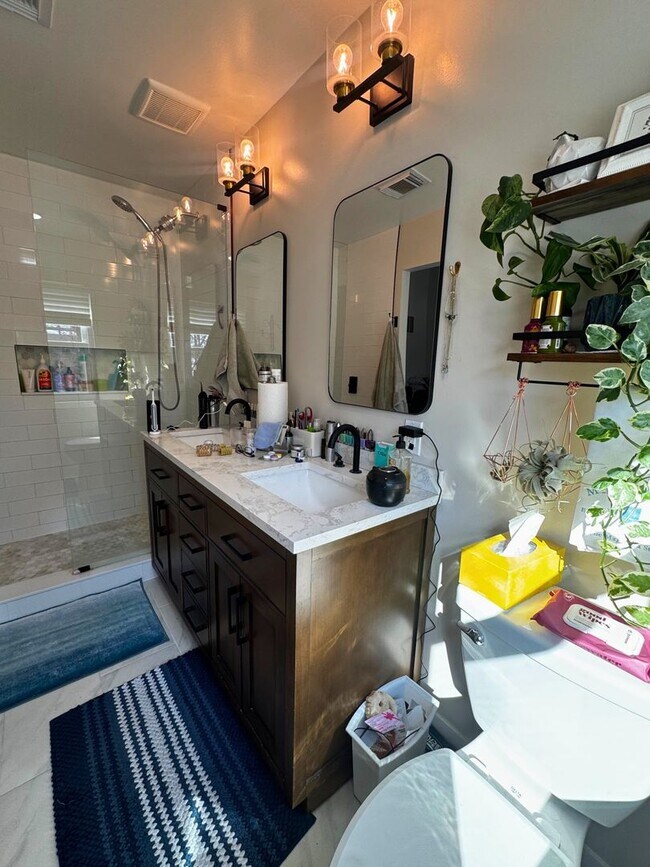 Building Photo - Well-Located 3BR, 2-Full, and 2-Half Bath Townhouse w/ One-Car Garage in Sterling, VA