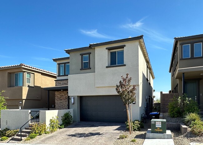 Building Photo - Summerlin West
