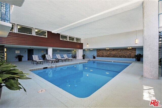 Building Photo - 269 S Lafayette Park Pl