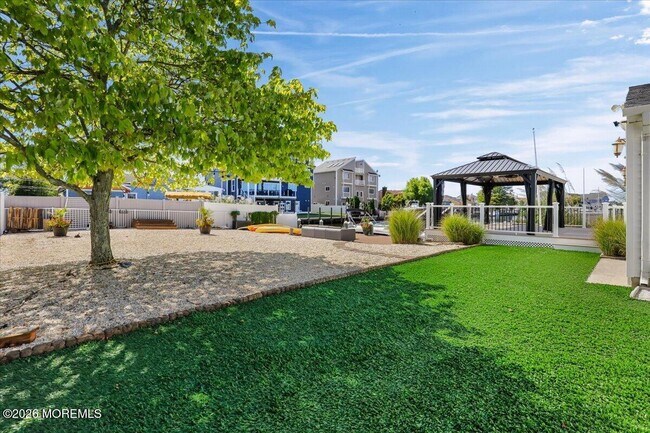 Building Photo - 774 Nassau Dr
