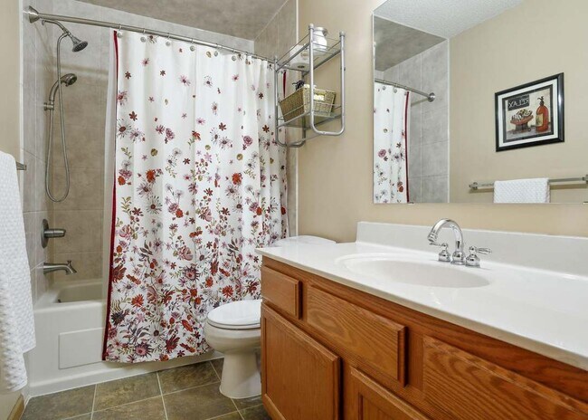 Building Photo - 15563 Garnet Way