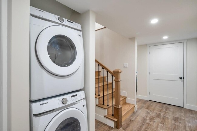 Building Photo - Chic & Cozy Furnished CO living 1-Bed+1bath Studio in large luxury home in premier Denver area!