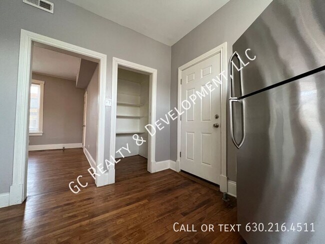 Building Photo - 4820 N Springfield Ave