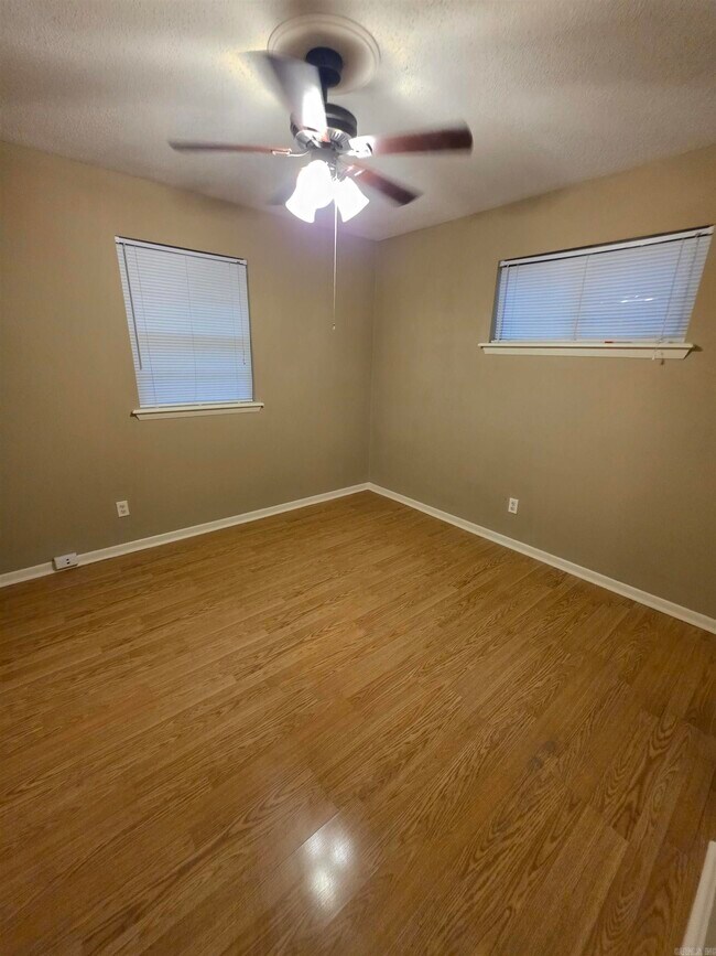 Building Photo - 11615 Ashwood Dr