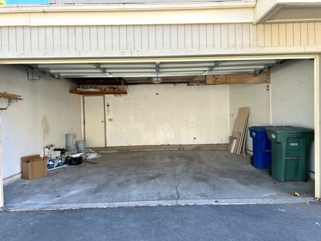Building Photo - 3 Bedroom + 2.5 Bathroom Condo | Ralston Village Community | Ventura | Unfurnished