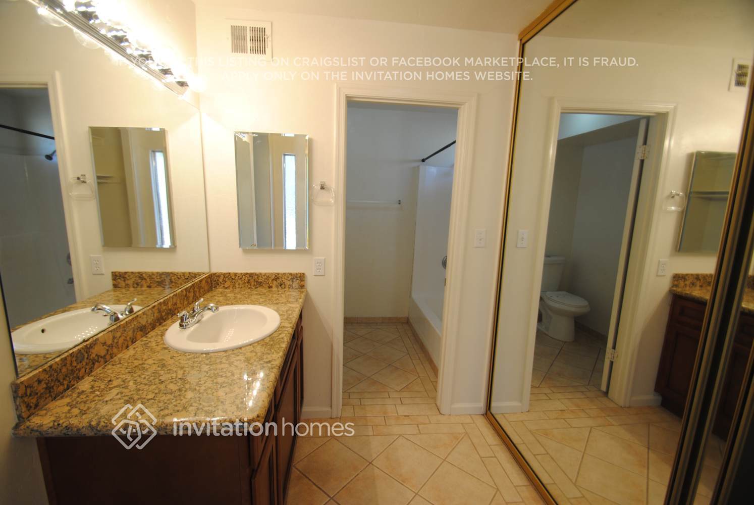 Building Photo - 2742 S Las Palmas