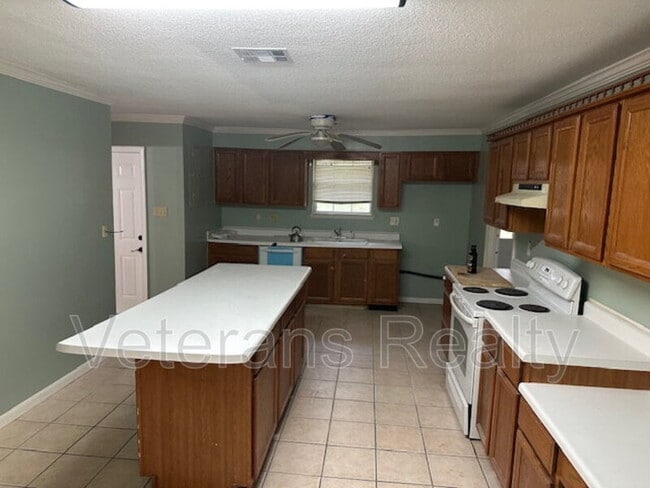 Building Photo - 19136 Pineville Rd