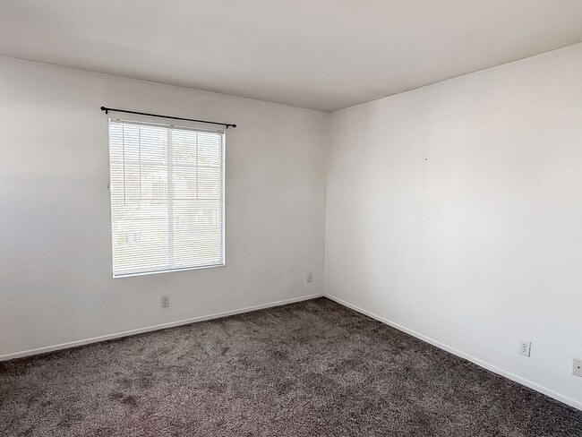 Building Photo - AVAILABLE NOW! 4 BED / 3 BATH TEMEKU HILLS HOME FOR RENT! LARGE BACKYARD + AMENITIES GALORE!