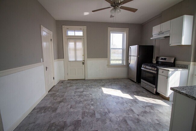 Building Photo - 4265 Oleatha Ave