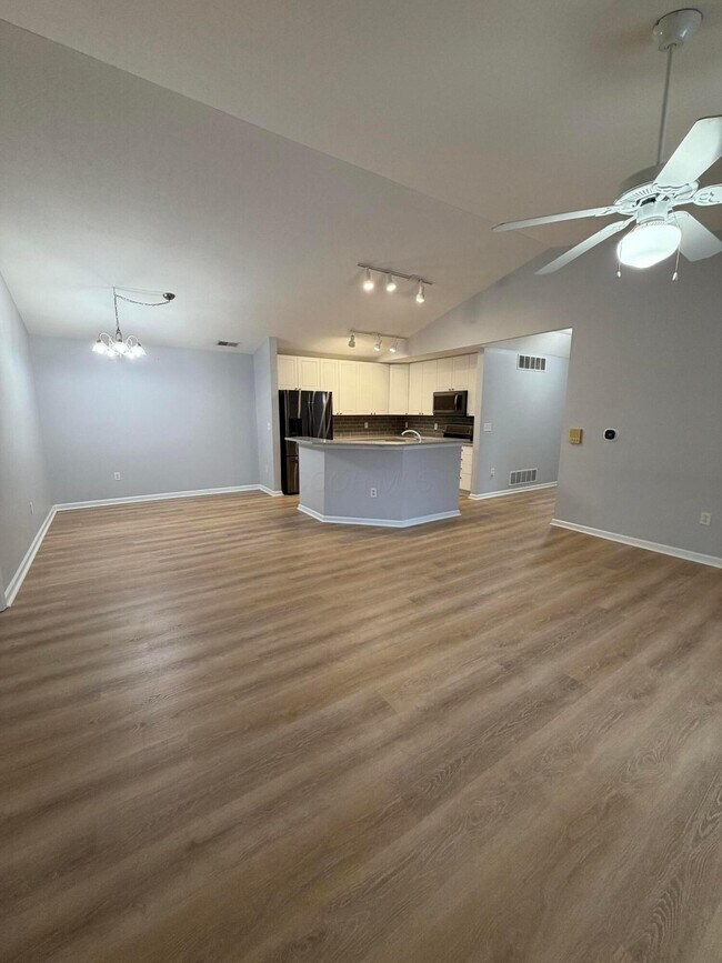 Building Photo - 7774 S Essex Gate Dr