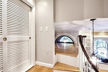 Building Photo - 124 Beacon St