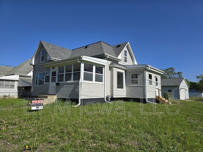 Building Photo - 333 Cottage St