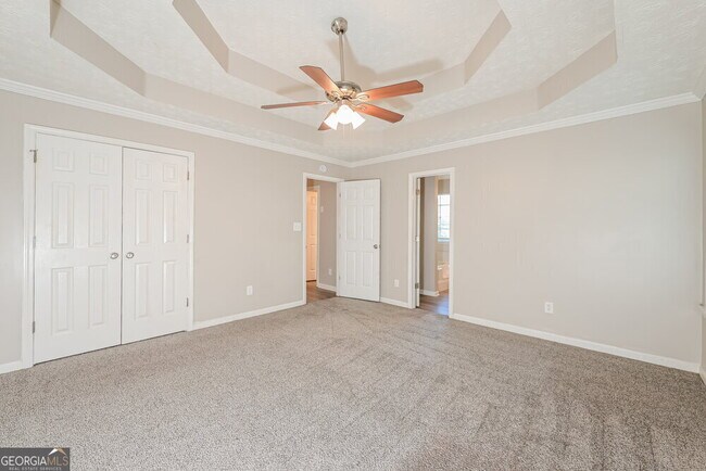 Building Photo - 237 Fox Run