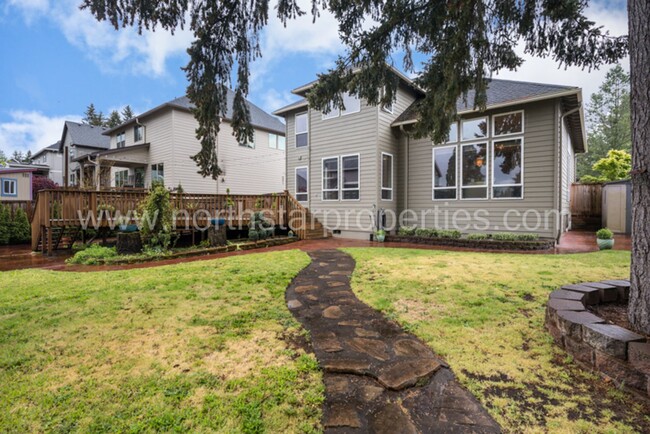 Building Photo - Beautiful Spacious Home in Tigard