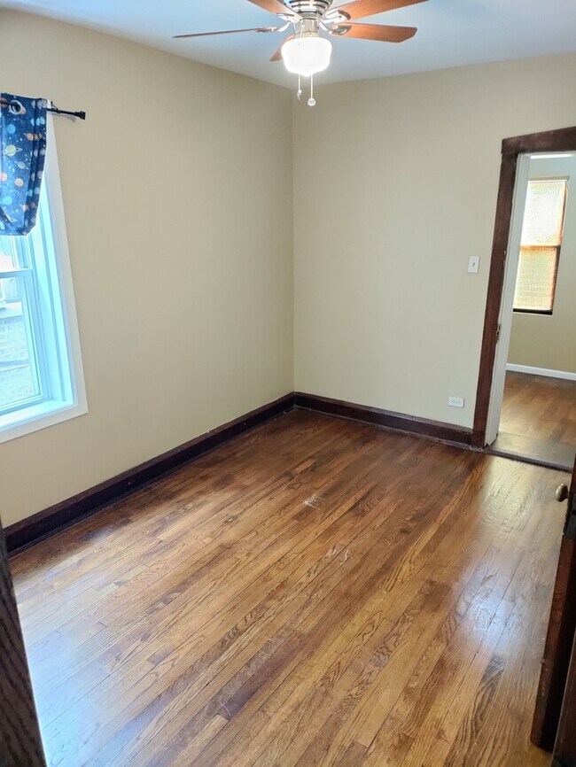 Building Photo - 7645 S Throop St