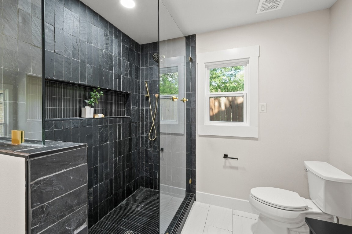 Building Photo - 8138 Forest Mesa Dr