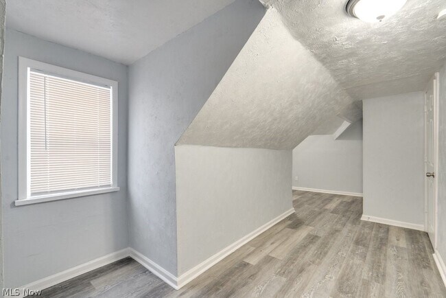 Building Photo - 9809 Way Ave