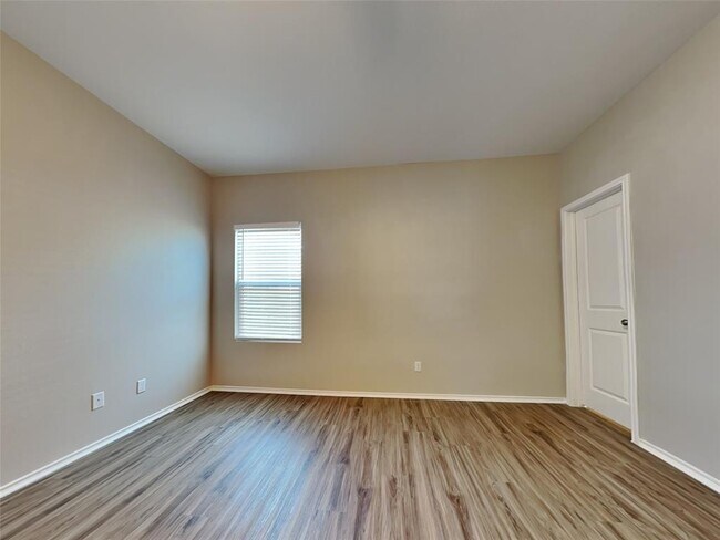 Building Photo - 217 Mica Trl