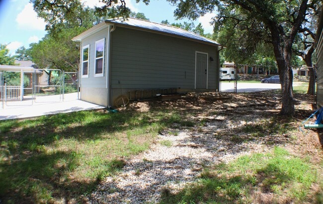 Building Photo - CANYON LAKE HILLS