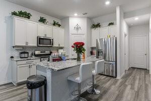 Building Photo - 2115 Clarion Dr