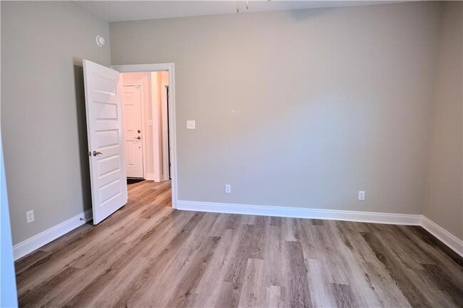 Building Photo - 8561 Clarke Rd