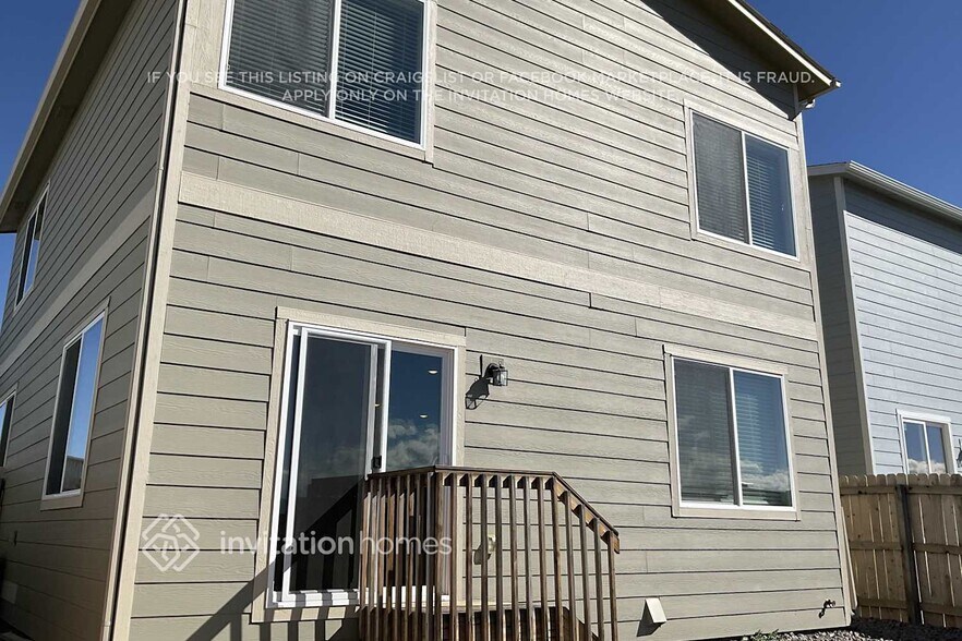 Building Photo - 11127 House Finch Ln