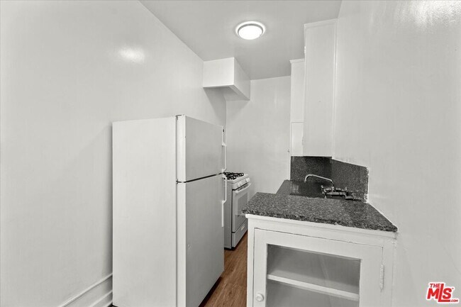 Building Photo - 630 Cochran Ave