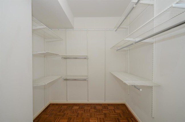 Building Photo - 8606 Oakford Dr