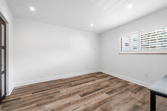Building Photo - 3605 S Ocean Blvd
