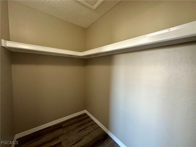 Building Photo - 829 Gleason Pkwy