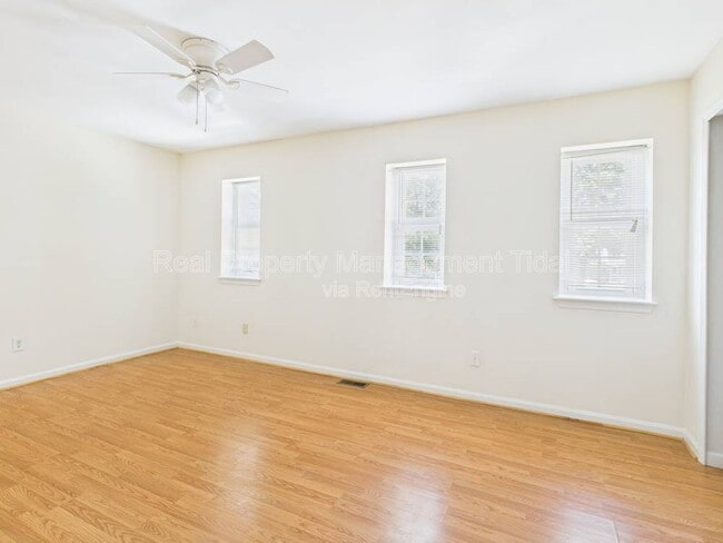 Building Photo - 1055 Old Denbigh Blvd