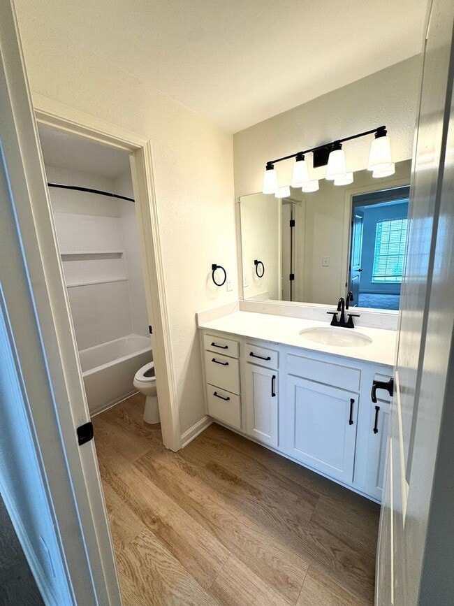 Building Photo - Fully Renovated 3BR/3BA Condo at Harper Flatts – Partially Furnished & Close to Auburn University!