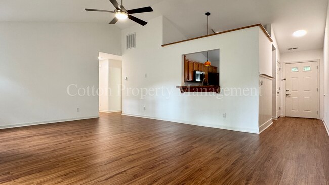 Building Photo - 3 BD//2 BA Condo / Tidal Oaks Community / 2nd Floor Unit / $1,500 per month / No Pets