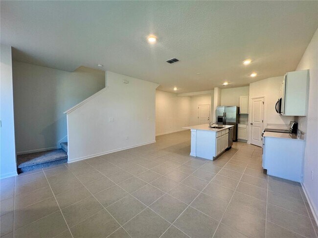 Building Photo - 2819 Maloof Dr