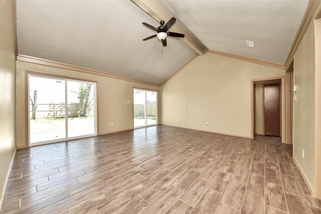 Building Photo - 1133 Kingston Dr