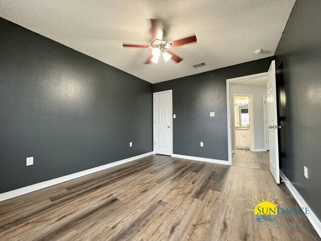 Building Photo - Stunning 4Bedroom Home in Alicia's Place of Crestview!