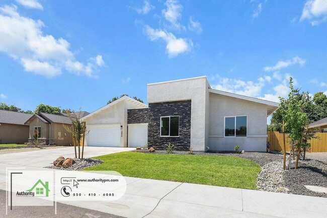 Building Photo - 2856 River Dr