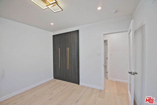 Building Photo - 645 Walther Way