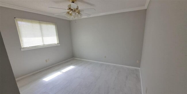 Building Photo - 10710 Parkland Woods Dr