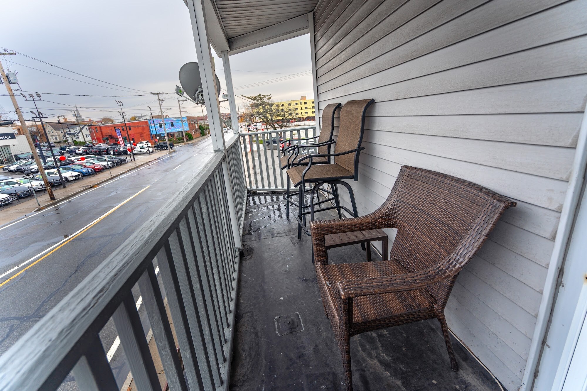 Building Photo - 412 Taunton Ave