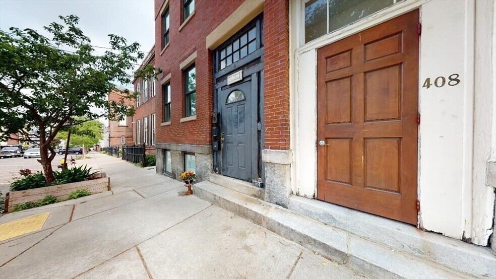 Building Photo - 408 Sumner St