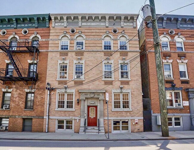 Building Photo - 236 Van Horne St