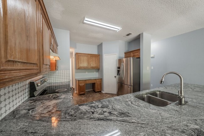 Building Photo - Spacious single-story 4-bedroom, 2-bath home in Arlington, Mansfield ISD