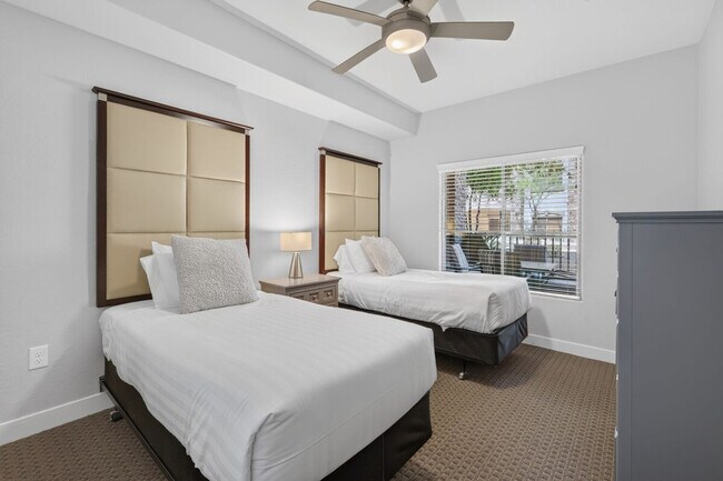 Building Photo - 5350 E Deer Valley Dr
