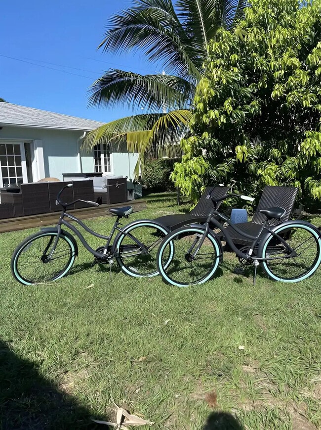 Building Photo - 430 45th St