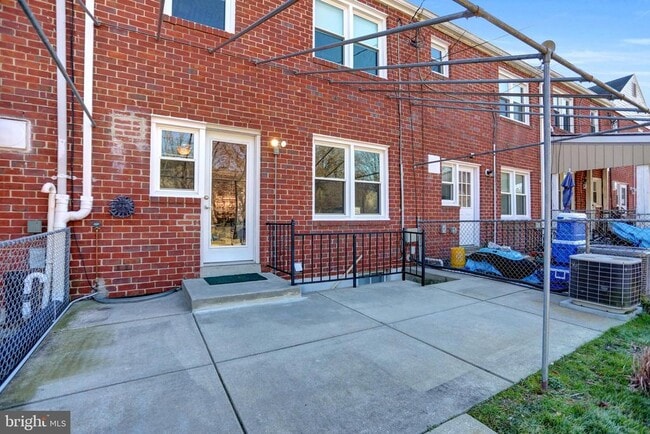 Building Photo - 32 Wilfred Ct