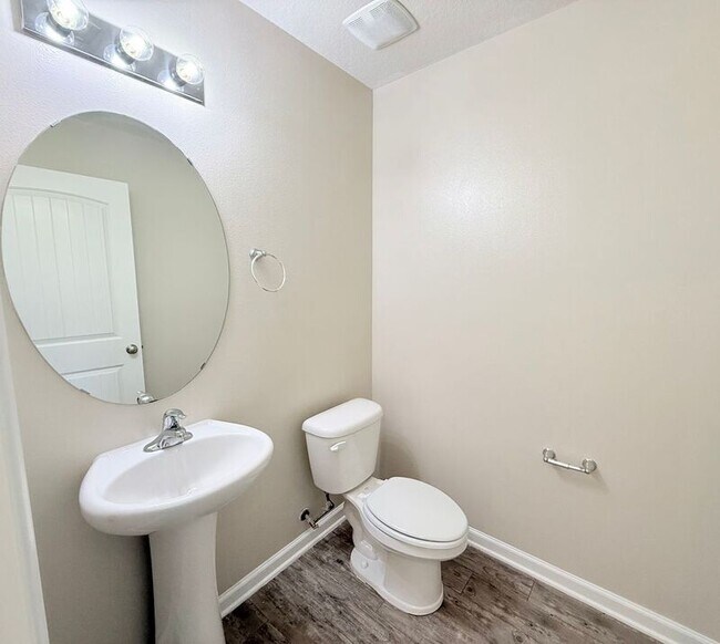 Building Photo - 5890 Bay Tree Court