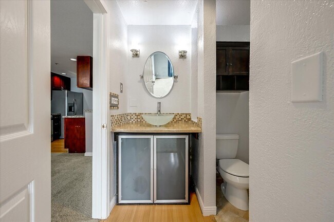 Building Photo - Prime Location 3 Bedroom Condo - Please Co...