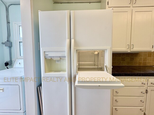 Building Photo - 1723 N Desmond Ln