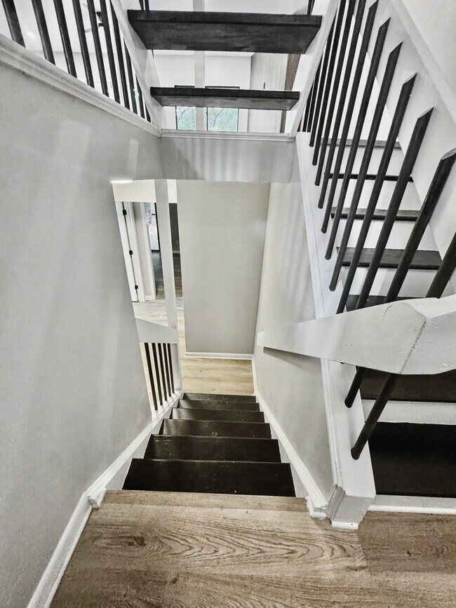 Building Photo - Yacht Cove Condo